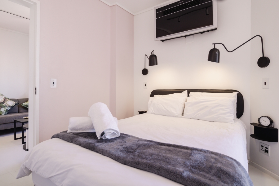 1 Bedroom Property for Sale in Sea Point Western Cape